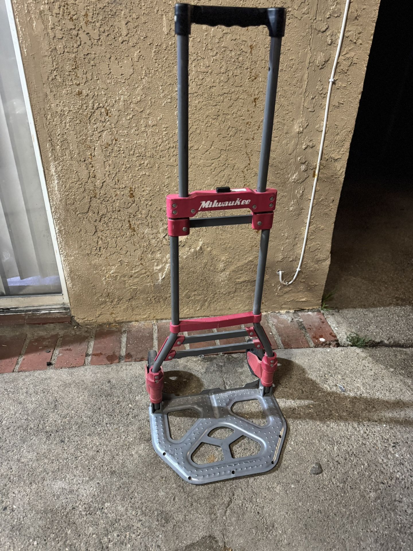 MILWAUKEE SMALL DOLLY FOLDABLE 