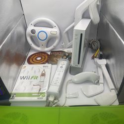 Nintendo Wii bundle Zelda links Crossbow WiiMotion + Wheel, Wii Fit Complete GC