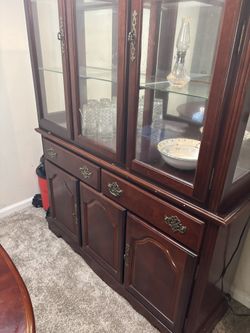 Broyhill China Cabinet