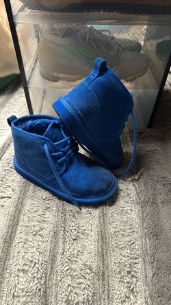 Kids ugg size 1