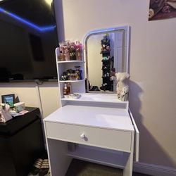 White Vanity Brand New ! 
