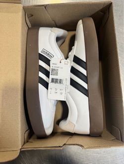 Adidas Women’s VL Court Sneaker Size 7 Brand New In Box