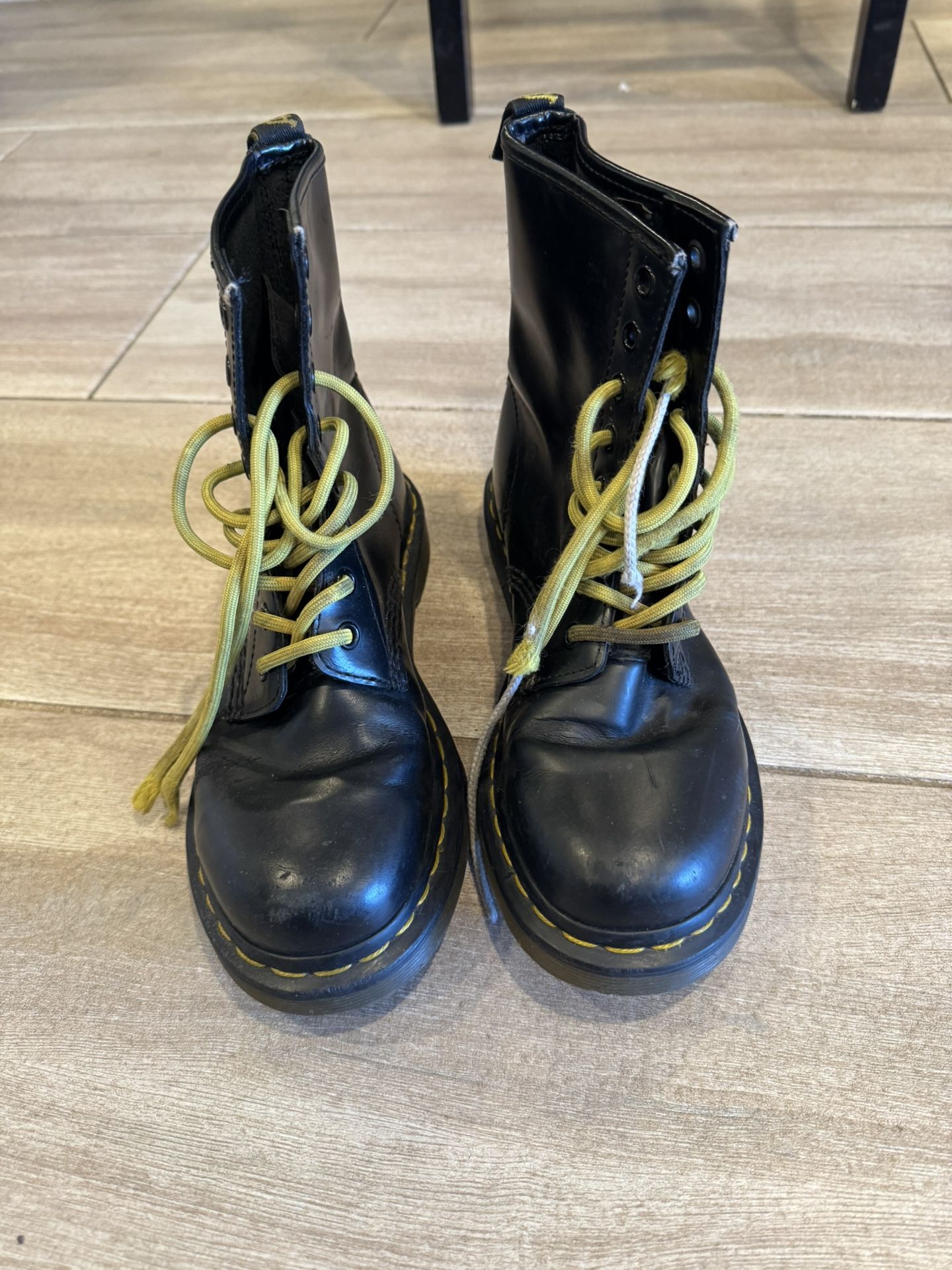 Dr MARTEN BOOTS