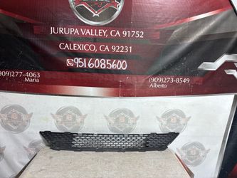 GRL 1(contact info removed)-2018 Chrysler 300 lower grille