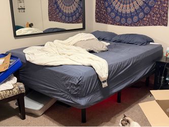 Queen size Nectar mattress base. Vibrating bed with remote. Free mattress less than 8 months old
