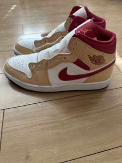Air Jordan 1 Mid Light Curry cardinal, Size 9 With Laces