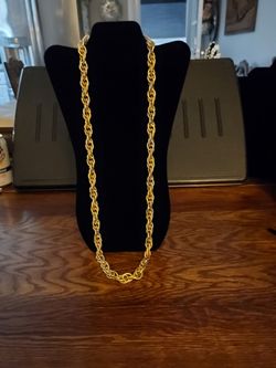VINTAGE GOLDTONE MULTI-LINK CHAIN NECKLACE