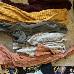 Size Junior Woman  Small Fall Summer Clothes And Uggs Shoes So 8 $35