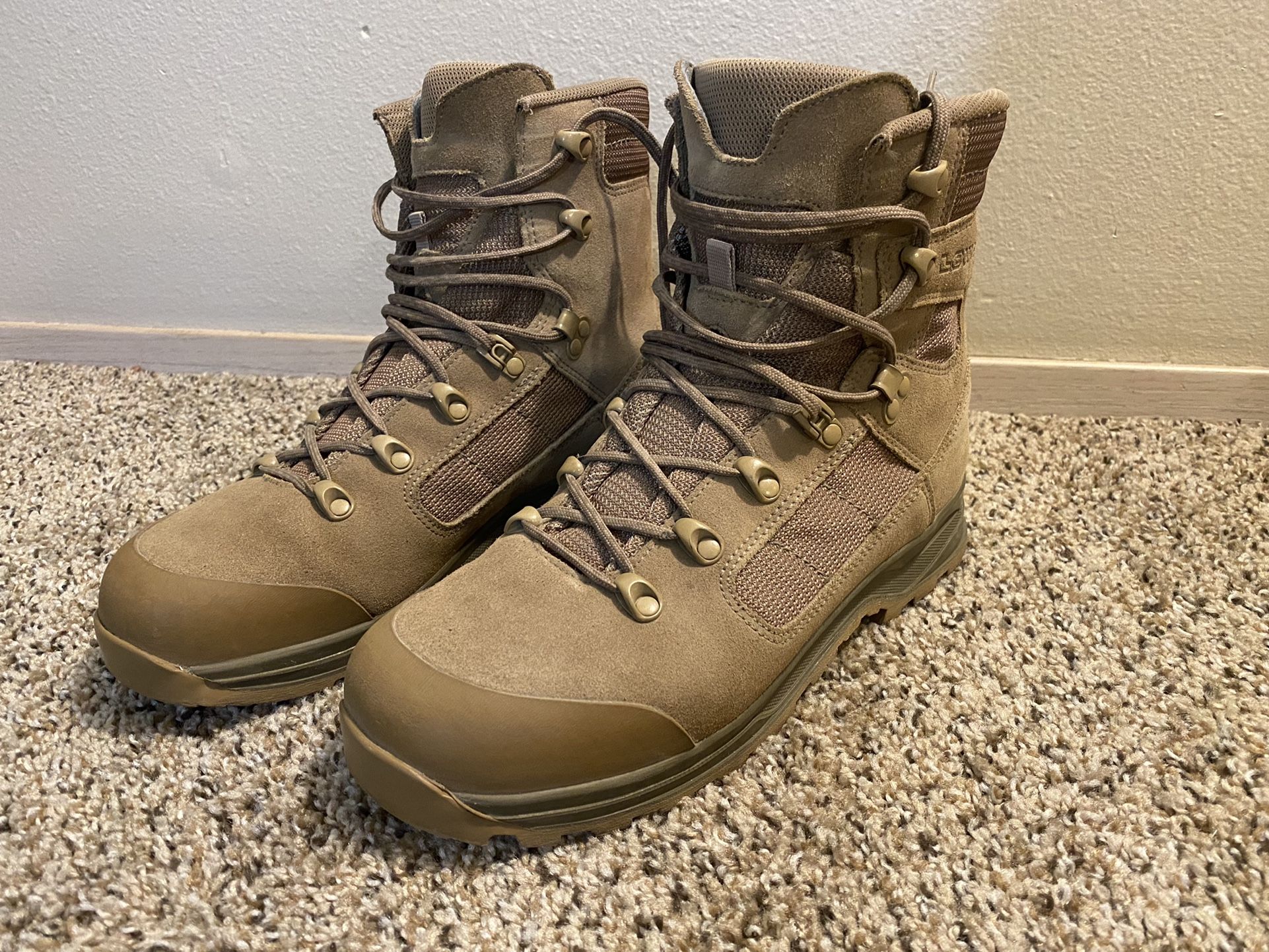 Lowa Elite Evo boots size 8.5