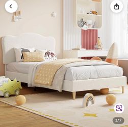 Kids upholstered bed- twin