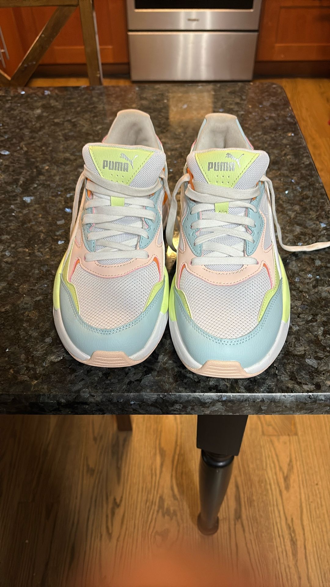 Women’s Puma 8 1/2 In Very Good Shape