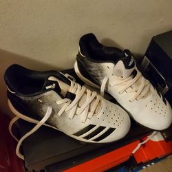Boys Baseball Cleats