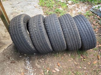 Set of 5 Goodyear tires with lots of tread, 235/65R16