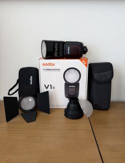 Godox V1s Flash Kit Bundle (Sony)