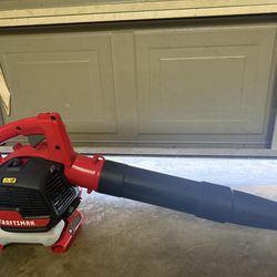 Almost new b2000 leaf blower