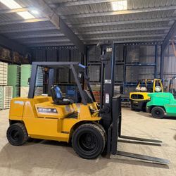 2006 Caterpillar Forklift 9000lbs Capacity