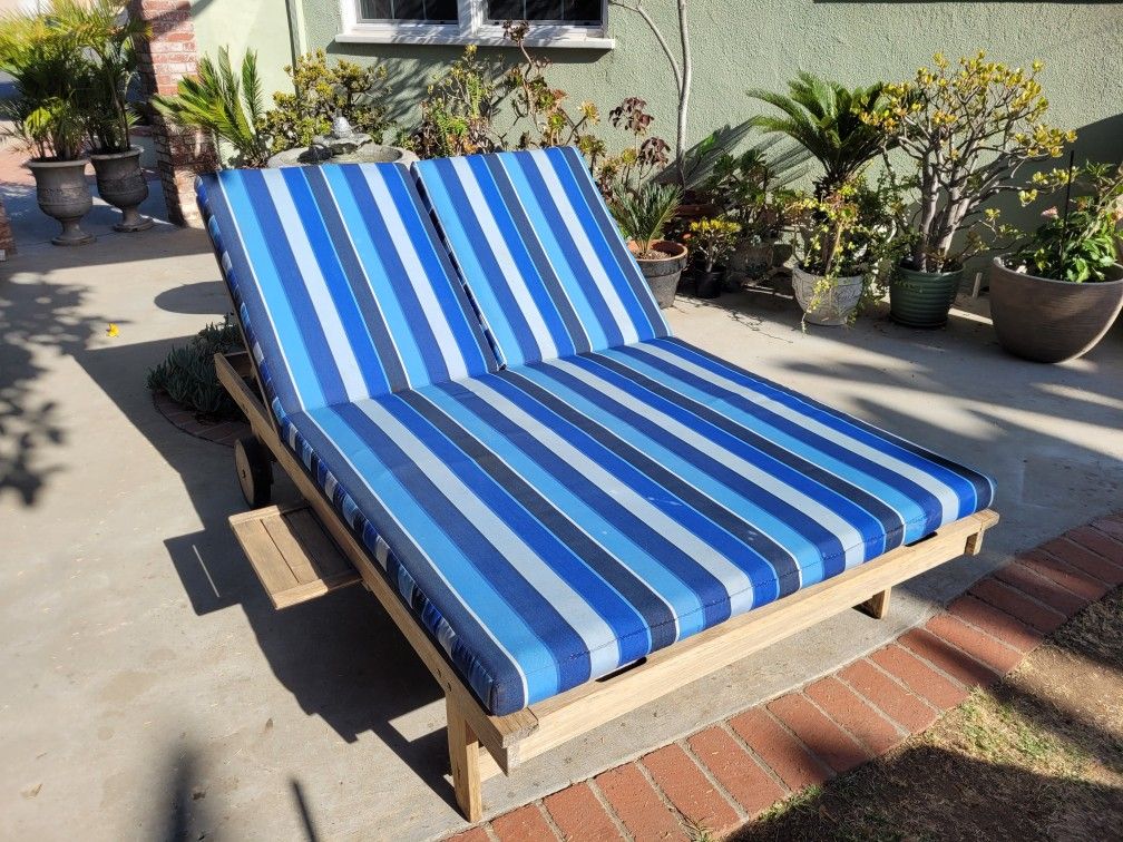 *Pending Pick Up*Teak Outdoor Patio Double Chaise w/ Cushions 