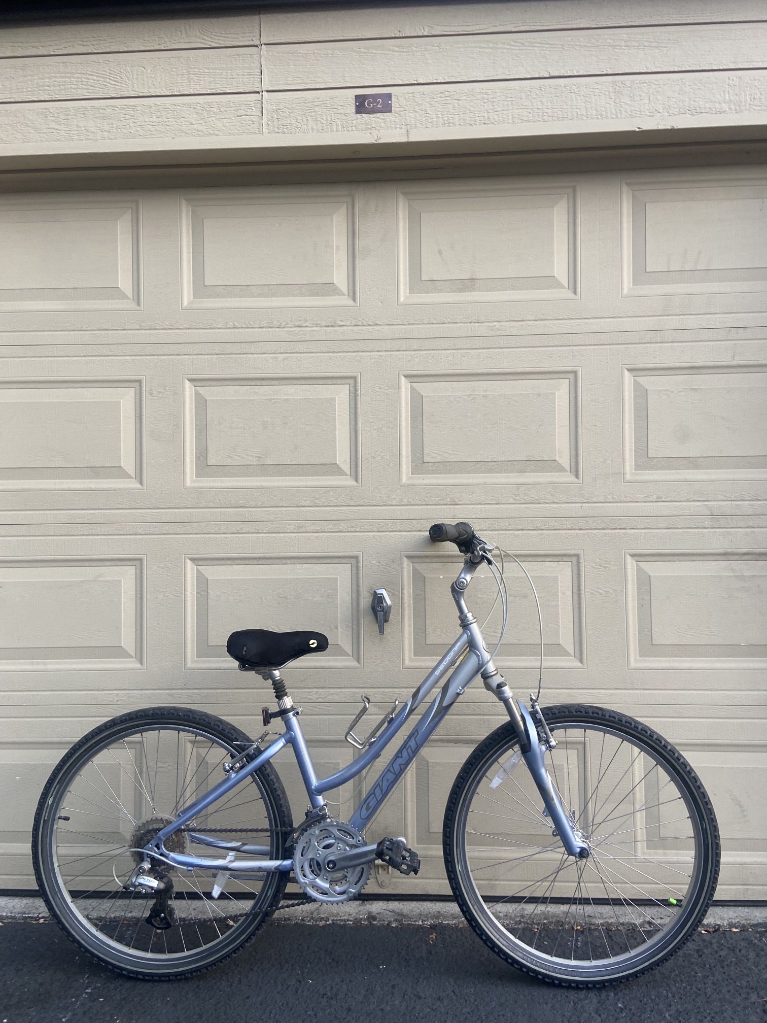 Giant Sedona Comfort Bike β Step-Thru Bicycle - 14β frame - Aluminium