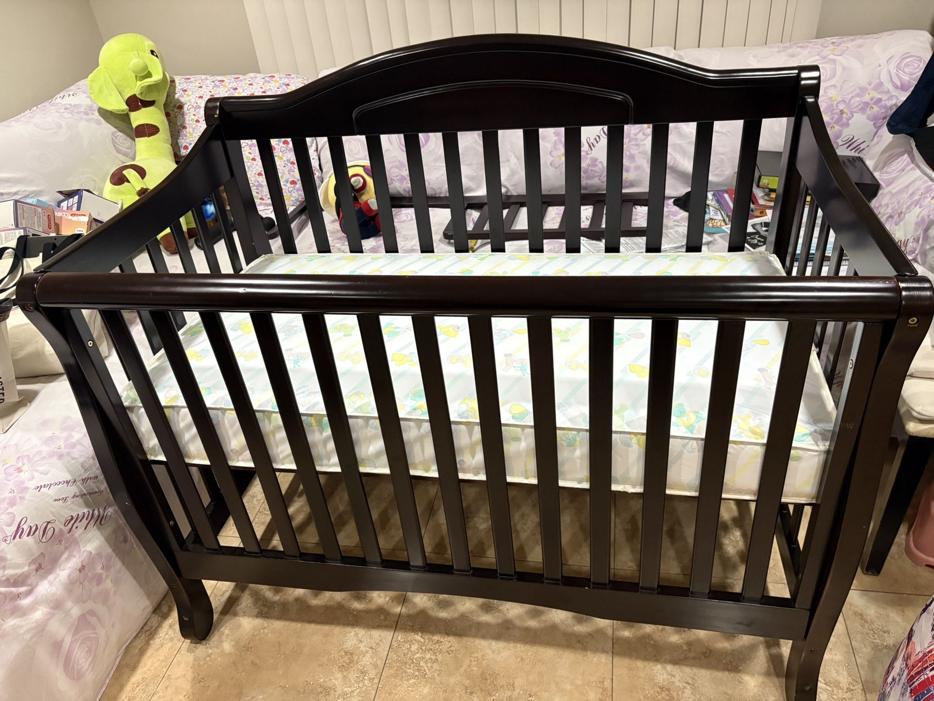 baby crib great condition 53.5w*30.5d*42h