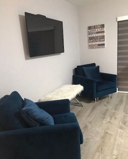Accent chairs