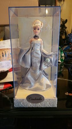 D23 Cinderella Fairytale Designer Doll Limited Edition 2011