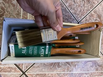 1 1/2 Paintbrush 