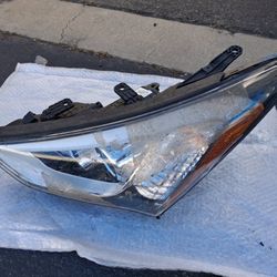 Hyundai Santa Fe Headlight 