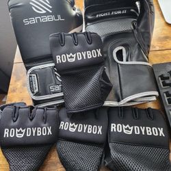 14 oz Boxing Gloves and 2 Sets of Wraps