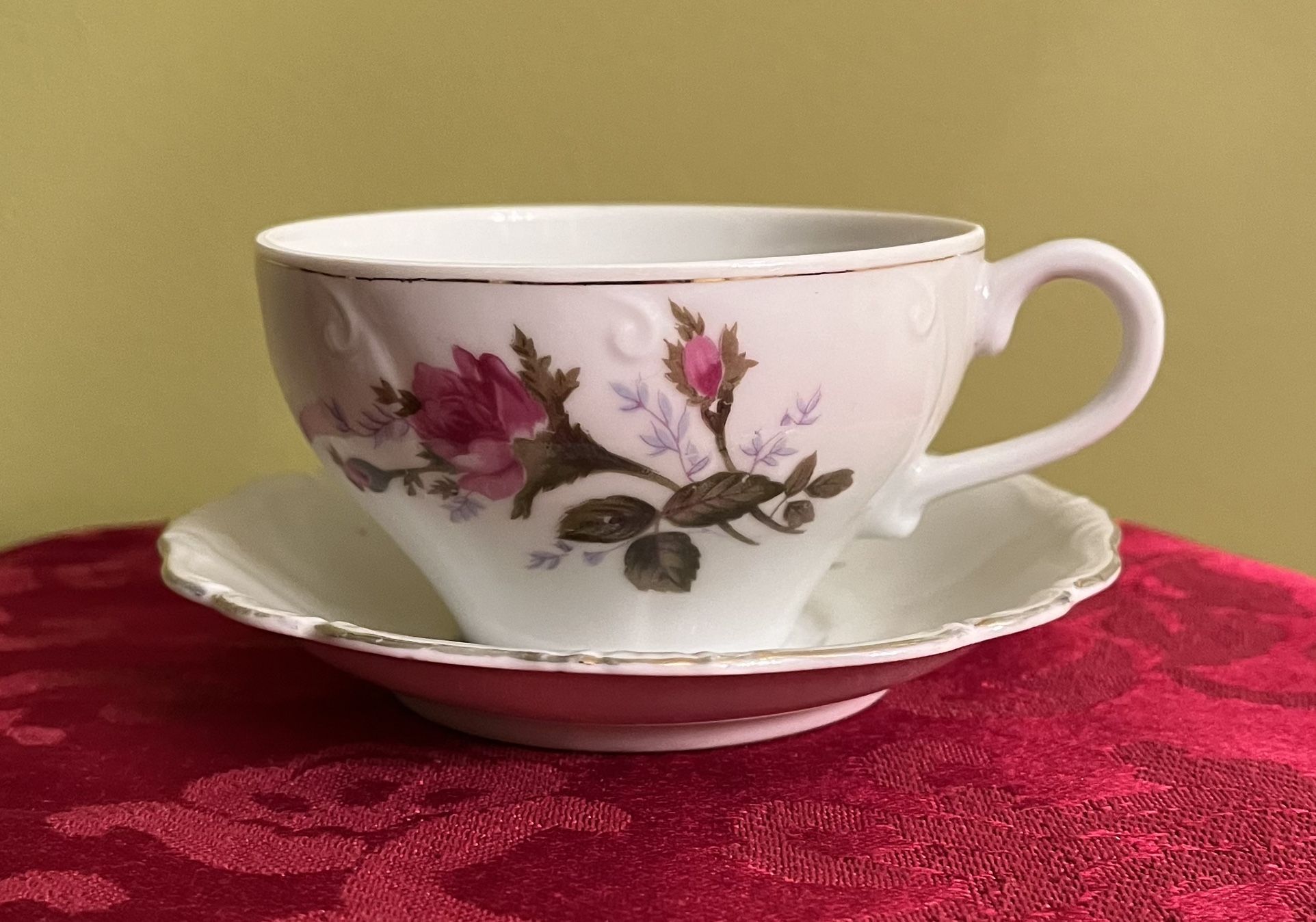 Vintage Moss Rose Teacup 2.25” H 3.5” W And Saucer 5” Across Made In Japan