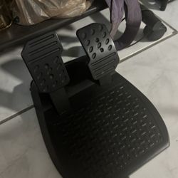 Play Station Steering Wheel And Foot Pedals 