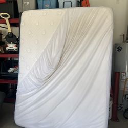 QUEEN MATRESS & BOX SPRING & FRAME