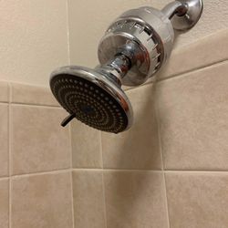 High pressure filtered shower head