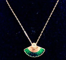 Beautiful Emerald and Diamond like Necklace