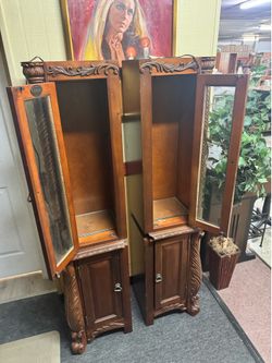 2 matching display cabinets