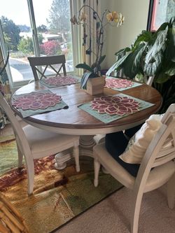 Dining room set with 4 chairs
