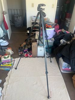 Bosch Compact Tripod with Extendable Height