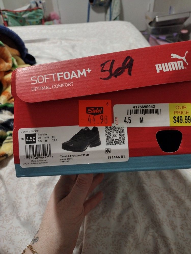 Boy's Puma Shoes 4.5