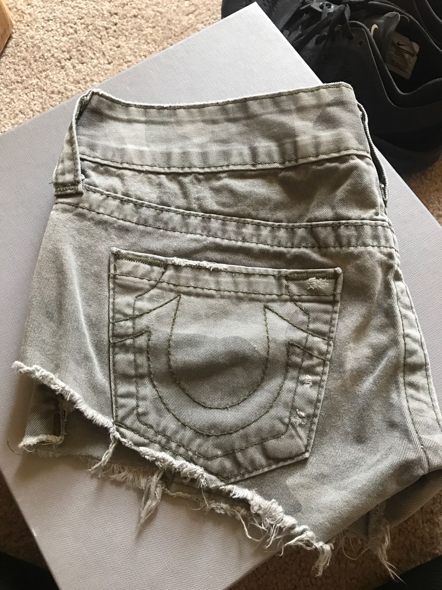 True religion shorts (camo)