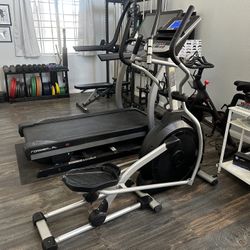 Spirit XE195 Elliptical Trainer 