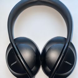 Bose Noise Cancelation Headphones 700 (Like New)
