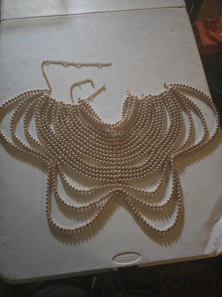 Gold/Brass.Colored Metal Fashion Shoulder Necklace