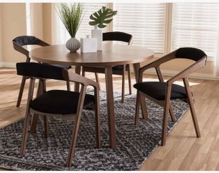 Dining Table & 4 Chairs