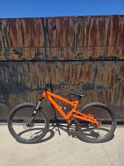 Dual suspension mountain bike Large