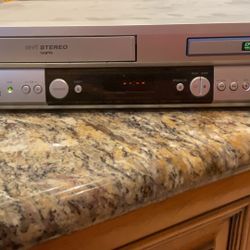 JVC XVC1U DVD/VCR Player