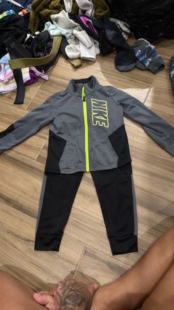 Toddler Nike jogger suit