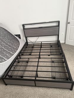MUST GO ASAP - Modern Queen Bed Frame w/ Storage & Drawers - Like New