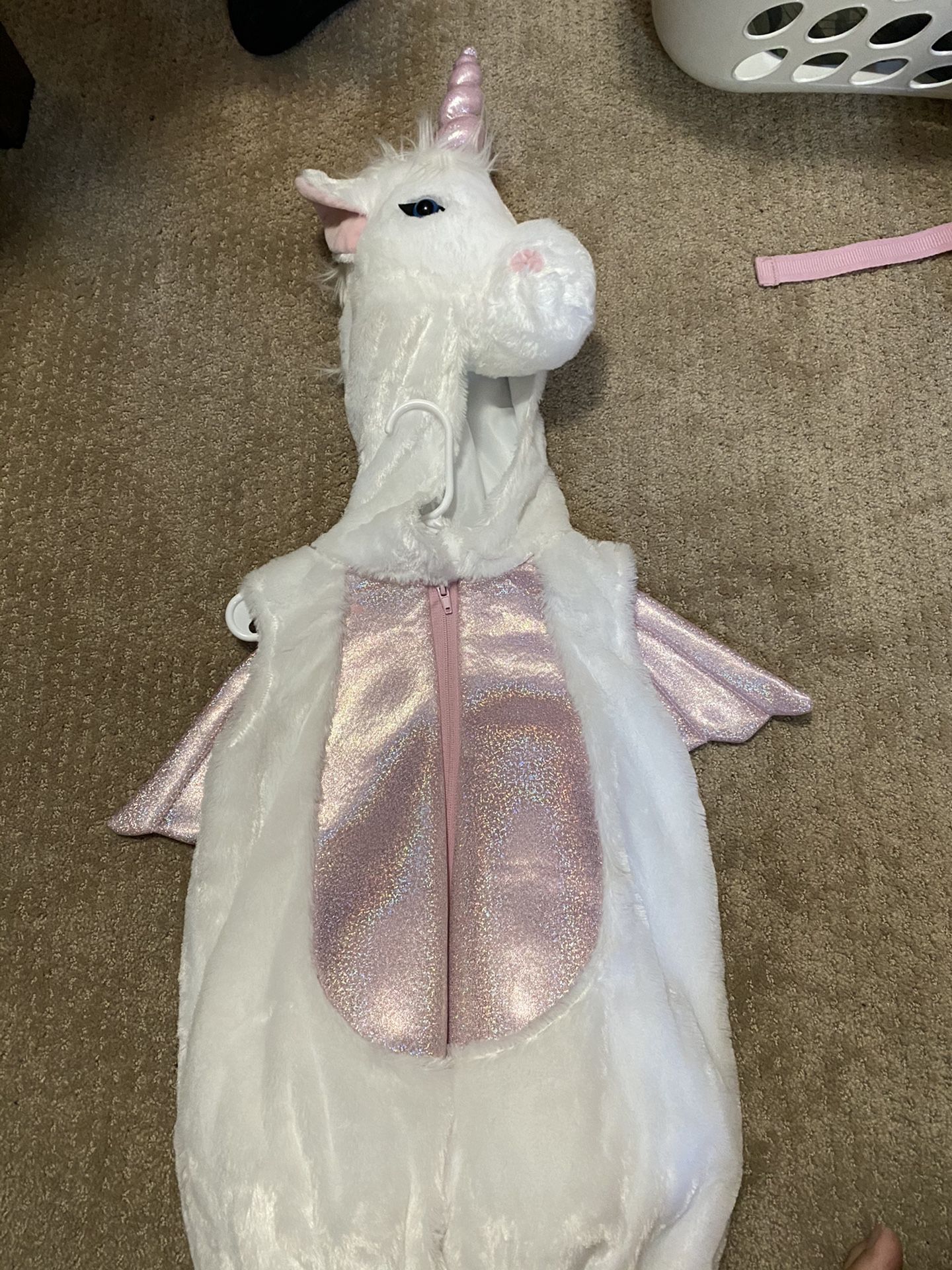Girl unicorn costume (4T)