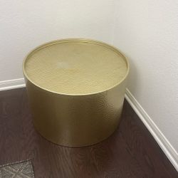 Gold Round Table 