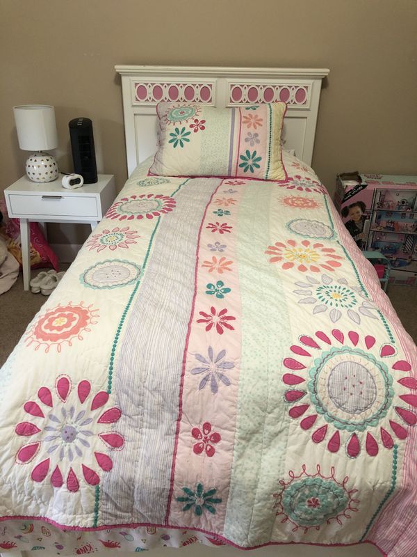 Pottery Barn twin size quilt for Sale in Lakewood, WA OfferUp