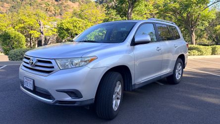 2011 Toyota Highlander 7seater , no accident, 1 owner, clean title